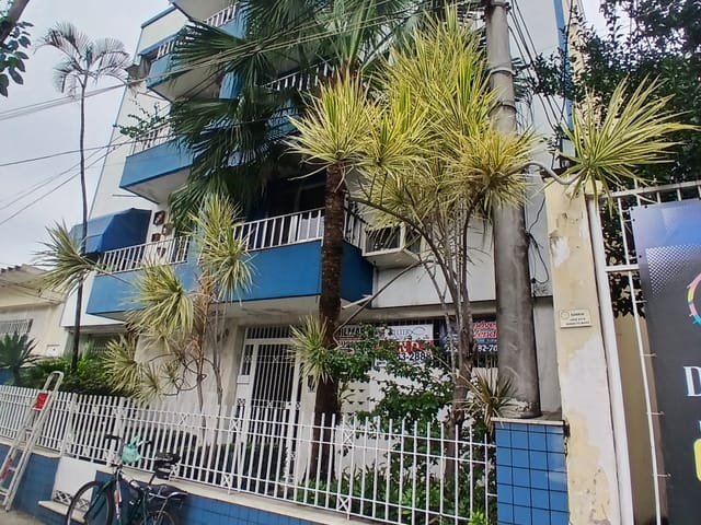 Foto do Apartamento - IRAJÁ - EXCELENTE APARTAMENTO COM 45 M2, 1 QUARTO, COZINHA, SALA, COM GARAGEM, ÁREA DE SERVIÇO - JUNTO AO COMÉRCIO. | Hilmar