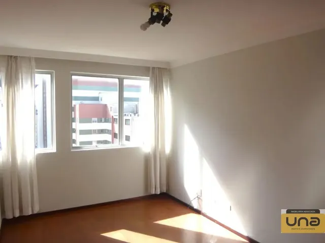 Apartamento 1 quarto e 1 banheiro, para alugar, no bairro CENTRO em Curitiba