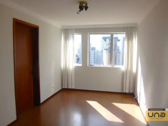 Apartamento 1 quarto e 1 banheiro, para alugar, no bairro CENTRO em Curitiba