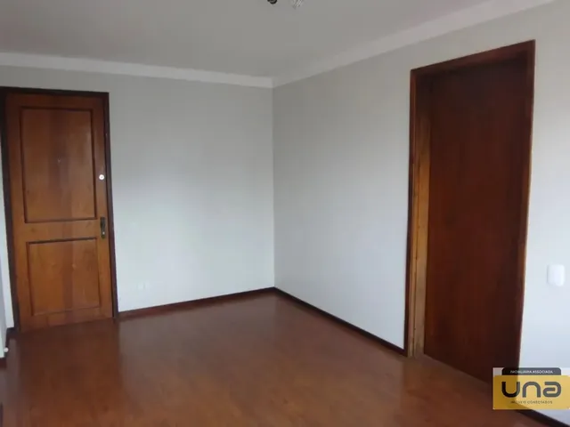 Apartamento 1 quarto e 1 banheiro, para alugar, no bairro CENTRO em Curitiba