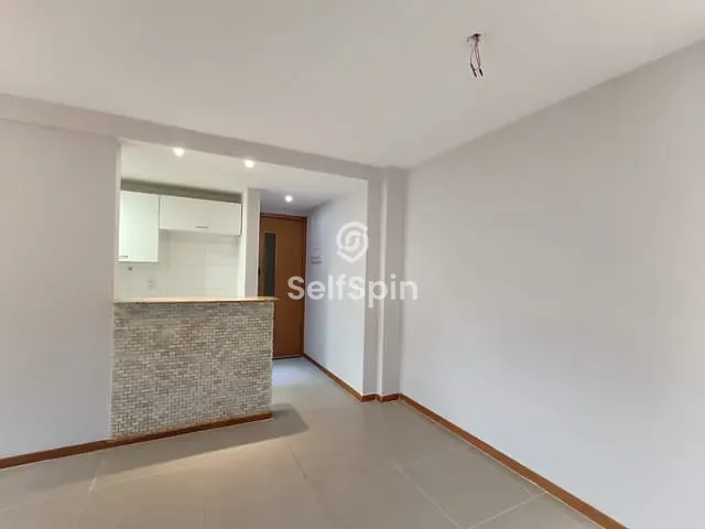 Apartamento 2 quartos e 1 banheiro, para alugar, no bairro Itaipu em Niterói