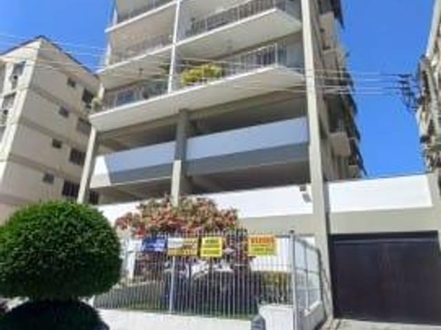 Foto do Apartamento - IRAJÁ - ÓTIMO APARTAMENTO   COM 81 m2 , DOIS QUARTOS , VARANDA, COZINHA, BANHEIRO,  GARAGEM , JUNTO AO COMÉRCIO. | Hilmar