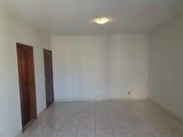 Foto do Apartamento - IRAJÁ - ÓTIMO APARTAMENTO   COM 81 m2 , DOIS QUARTOS , VARANDA, COZINHA, BANHEIRO,  GARAGEM , JUNTO AO COMÉRCIO. | Hilmar