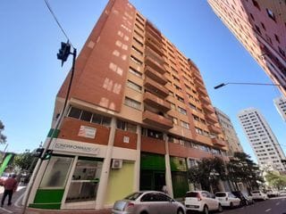 Foto do Apartamento - Apartamento no edificio Gloria  à venda, Centro,5 quartos, 5 banheiros, sacada, salas amplas, todo reformado, excelente para quem quer espaço  Londrina, PR | Guepardo Imob