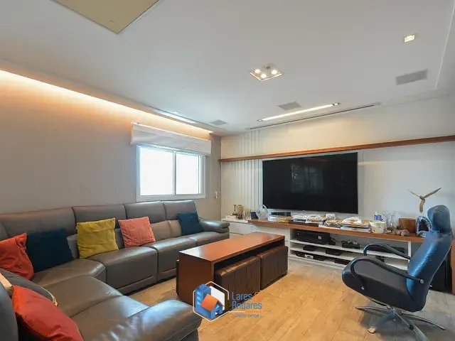Apartamento com 205m² 3 quartos e 5 banheiros, à venda, no bairro Saúde em São Paulo