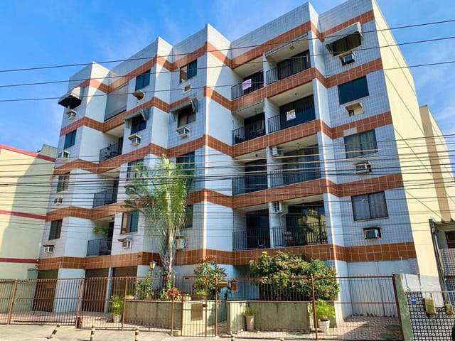 Foto do Apartamento - Excelente  apartamento de frente  á venda,  2 quartos, dependência, vaga garagem, elevador. *Imóvel possui móveis e eletrodomésticos como bônus* | Hilmar