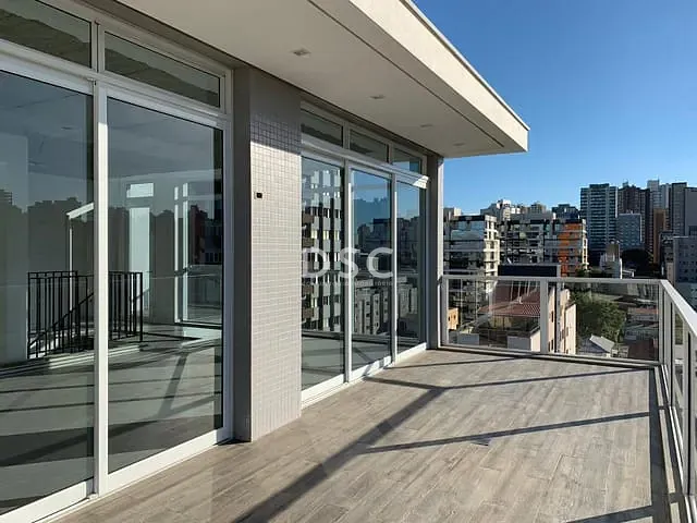 Apartamento com 555m² 4 quartos e 5 banheiros, à venda, no bairro Água Verde em Curitiba
