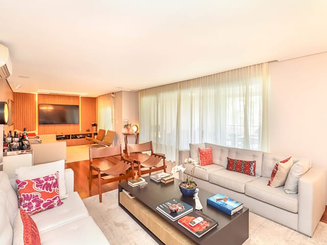 Apartamento com 226m² 3 quartos e 4 banheiros, à venda, no bairro Vila Nova Conceição em São Paulo