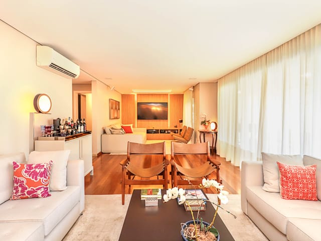 Apartamento com 226m² 3 quartos e 4 banheiros, à venda, no bairro Vila Nova Conceição em São Paulo