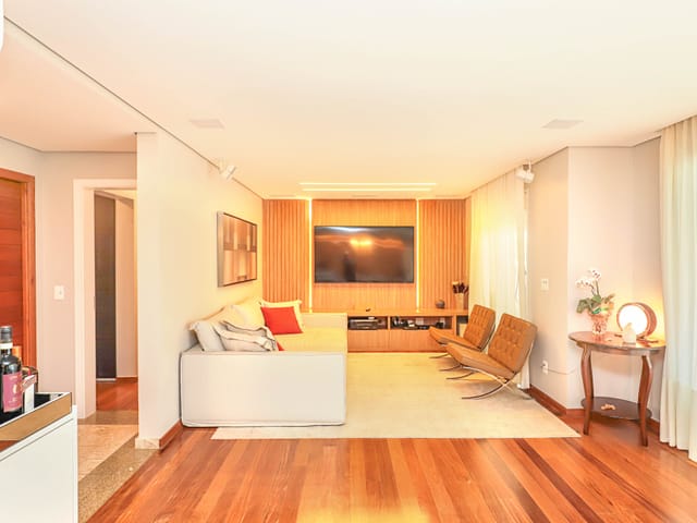 Apartamento com 226m² 3 quartos e 4 banheiros, à venda, no bairro Vila Nova Conceição em São Paulo