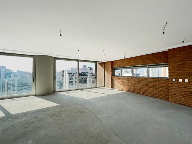 Apartamento com 335m² 4 quartos e 6 banheiros, à venda, no bairro Itaim Bibi em São Paulo