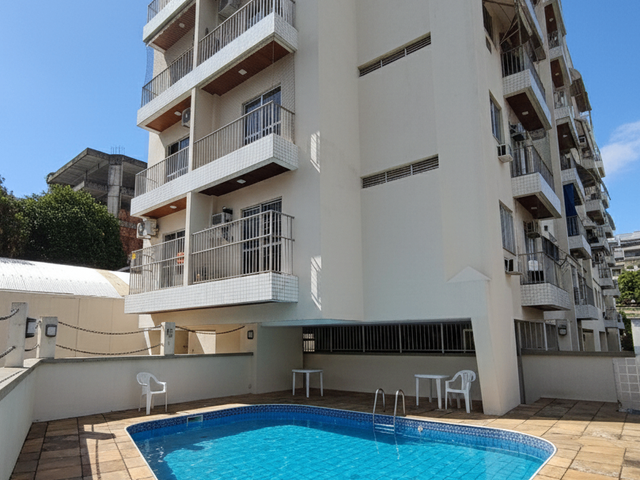 Foto do Apartamento - FREGUESIA - APARTAMENTO COM TRÊS QUARTOS, DUAS VARANDAS, SUÍTE COM BANHEIRA E UMA ÓTIMA INFRAESTRUTURA NO RESIDENCIAL TIROL - R$1.900,00 | Hilmar