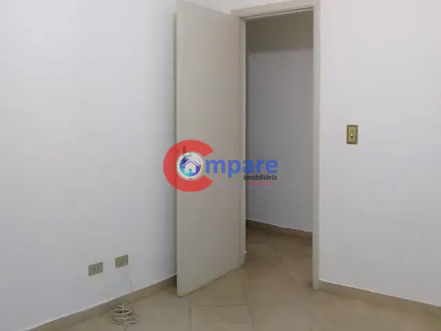 Apartamento com 50m² 2 quartos e 1 banheiro, para alugar, no bairro Vila das Bandeiras em Guarulhos