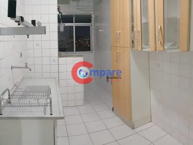 Apartamento com 50m² 2 quartos e 1 banheiro, para alugar, no bairro Vila das Bandeiras em Guarulhos