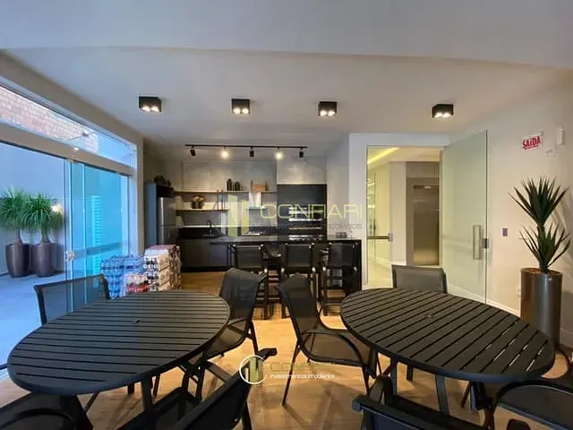 Apartamento com 220m² 4 quartos e 5 banheiros, à venda, no bairro Meia Praia em Itapema