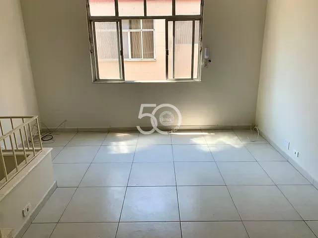 Apartamento 2 quartos e 1 banheiro, à venda, no bairro Vaz Lobo em Rio de Janeiro