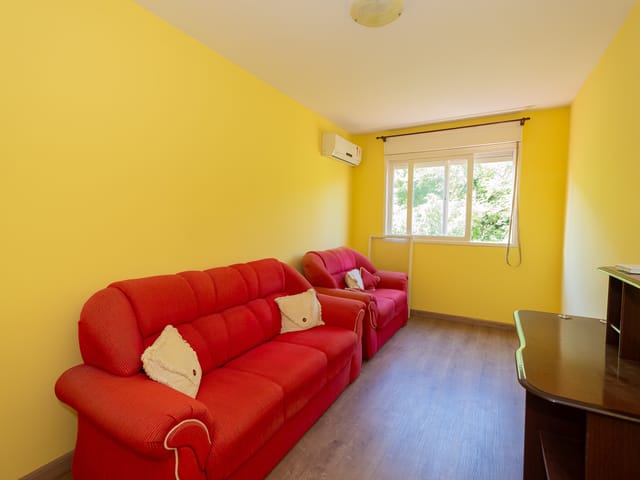 Apartamento 2 quartos e 1 banheiro, à venda ou para alugar, no bairro Três Vendas em Pelotas