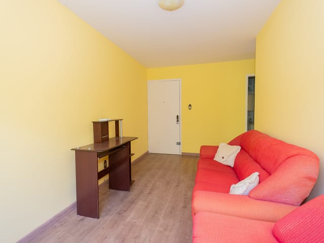 Apartamento 2 quartos e 1 banheiro, à venda ou para alugar, no bairro Três Vendas em Pelotas