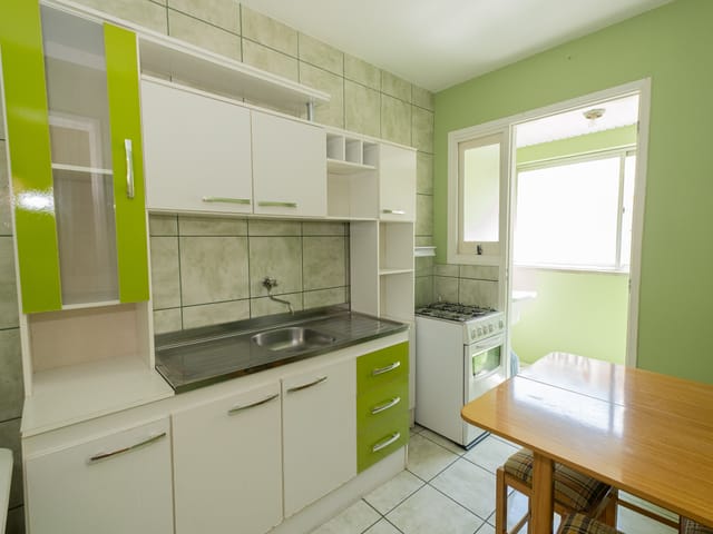 Apartamento 2 quartos e 1 banheiro, à venda ou para alugar, no bairro Três Vendas em Pelotas
