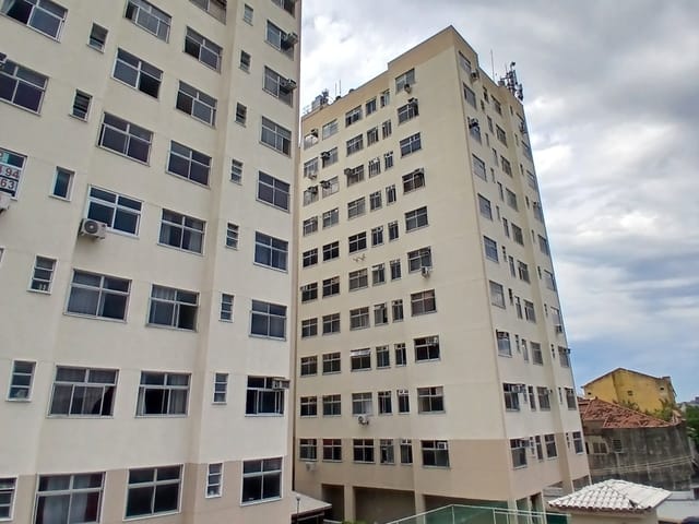 Foto do Apartamento - COND. RESIDENCIAL VICENTE DE CARVALHO - ÓTIMO APARTAMENTO PARA LOCAÇÃO COM 2 QUARTOS, BANHEIRO, COZINHA, BANHEIRO, SALA, ÁREA, COM TOTAL INFRAESTRUTURA. | Hilmar