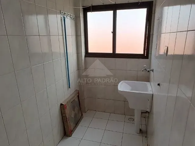 Apartamento com 62m² 2 quartos e 1 banheiro, para alugar, no bairro Vila Assis Brasil em Mauá