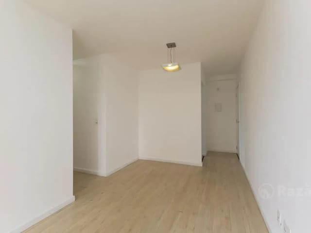 Apartamento 2 quartos e 2 banheiros, para alugar, no bairro Tingui em Curitiba