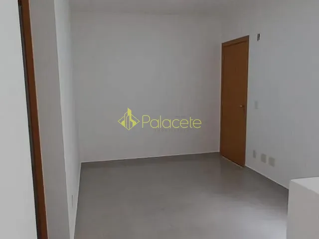 Apartamento 2 quartos e 1 banheiro, à venda, no bairro Jardim Gurilândia em Taubaté