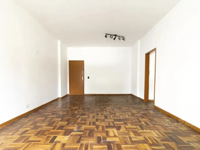 Apartamento 1 quarto e 1 banheiro, para alugar, no bairro Centro em Curitiba