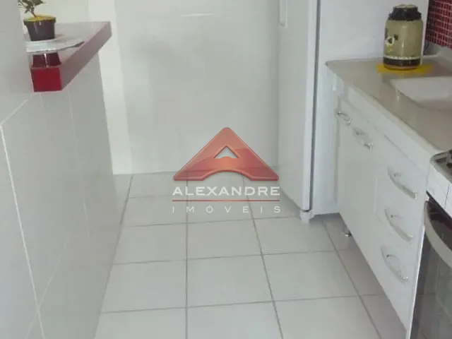 Apartamento 2 quartos e 1 banheiro, à venda, no bairro Vila Tesouro em São José dos Campos