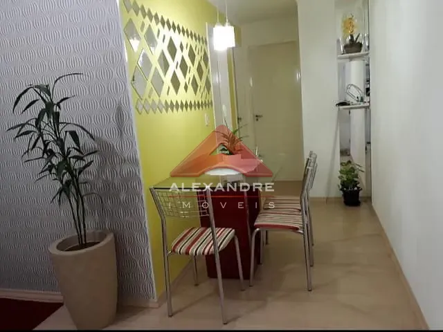 Apartamento 2 quartos e 1 banheiro, à venda, no bairro Vila Tesouro em São José dos Campos