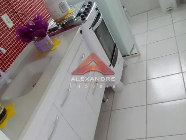 Apartamento 2 quartos e 1 banheiro, à venda, no bairro Vila Tesouro em São José dos Campos