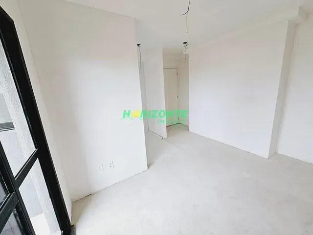 Apartamento com 65m² 2 quartos e 2 banheiros, à venda, no bairro Parque Industrial em São José dos Campos