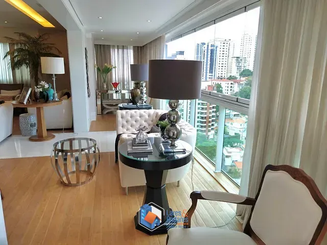 Apartamento com 234m² 4 quartos e 6 banheiros, à venda, no bairro Aclimação em São Paulo