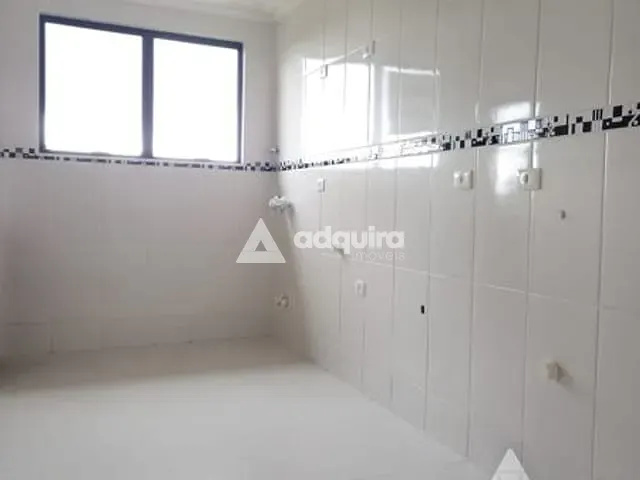 Apartamento com 73m² 2 quartos e 2 banheiros, à venda ou para alugar, no bairro Uvaranas em Ponta Grossa