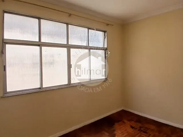 Apartamento com 60m² 2 quartos e 1 banheiro, para alugar, no bairro Vila Kosmos em Rio de Janeiro