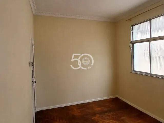 Apartamento com 60m² 2 quartos e 1 banheiro, para alugar, no bairro Vila Kosmos em Rio de Janeiro