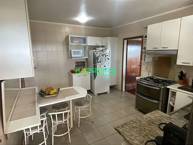 Apartamento com 164m² 4 quartos e 4 banheiros, à venda, no bairro Centro em São José dos Campos