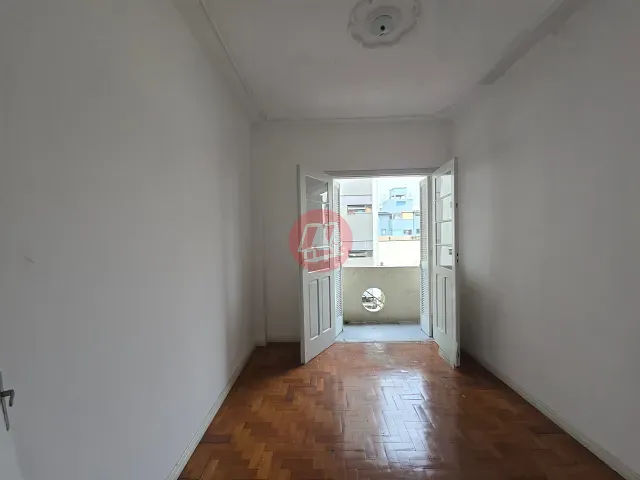 Apartamento com 80m² 3 quartos e 2 banheiros, à venda ou para alugar, no bairro Centro em Porto Alegre
