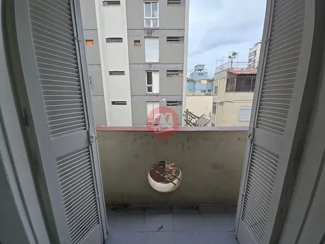 Apartamento com 80m² 3 quartos e 2 banheiros, à venda ou para alugar, no bairro Centro em Porto Alegre