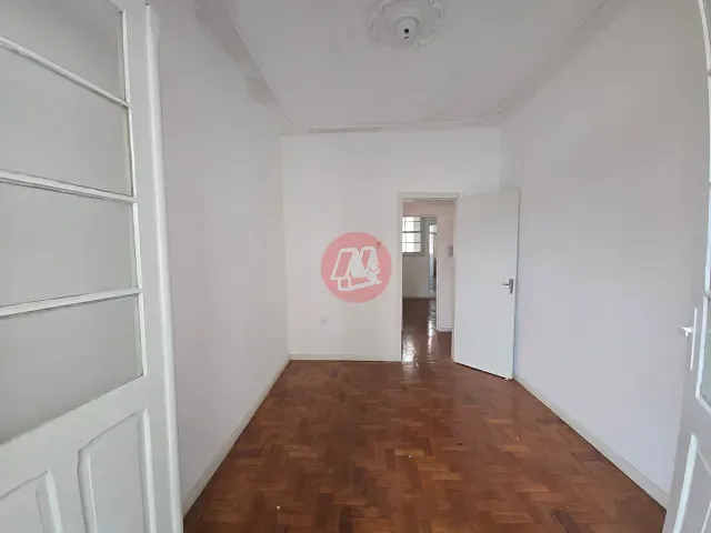 Apartamento com 80m² 3 quartos e 2 banheiros, à venda ou para alugar, no bairro Centro em Porto Alegre