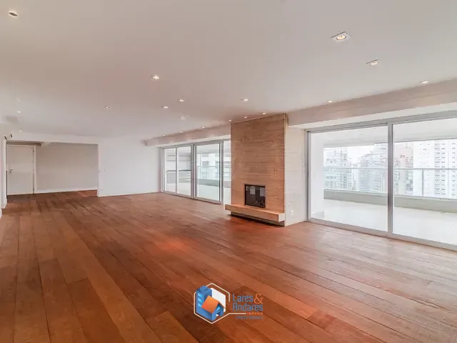 Apartamento com 335m² 3 quartos e 5 banheiros, à venda, no bairro Vila Uberabinha em São Paulo
