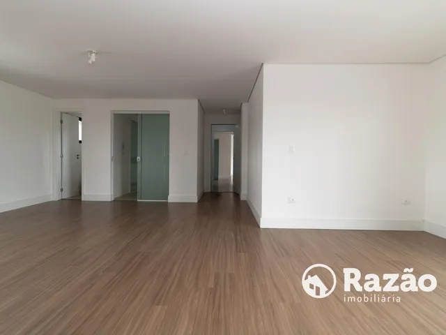 Apartamento 3 quartos e 4 banheiros, para alugar, no bairro Guabirotuba em Curitiba