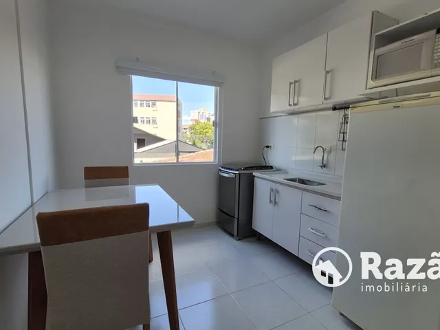 Apartamento 1 quarto e 1 banheiro, para alugar, no bairro Água Verde em Curitiba