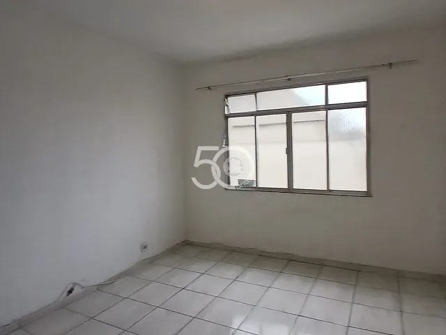 Apartamento com 110m² 2 quartos e 1 banheiro, para alugar, no bairro Penha Circular em Rio de Janeiro