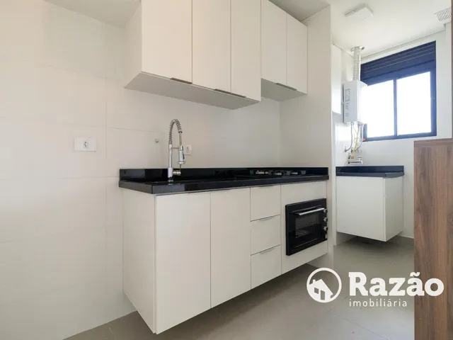 Apartamento 2 quartos e 2 banheiros, para alugar, no bairro Portão em Curitiba
