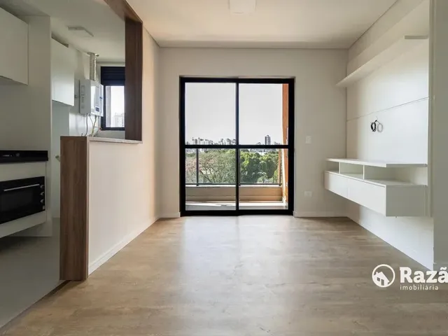 Apartamento 2 quartos e 1 banheiro, para alugar, no bairro Portão em Curitiba