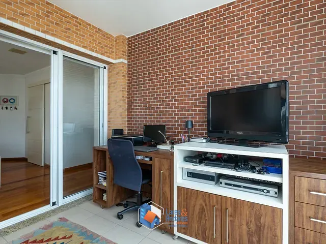 Apartamento com 239m² 3 quartos e 3 banheiros, à venda, no bairro Itaim Bibi em São Paulo