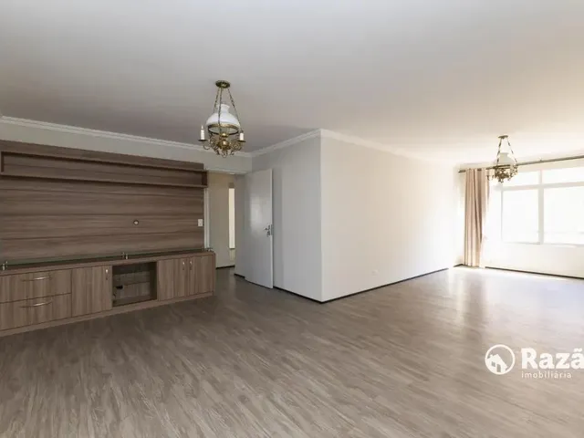 Apartamento 3 quartos e 3 banheiros, para alugar, no bairro Centro em Curitiba