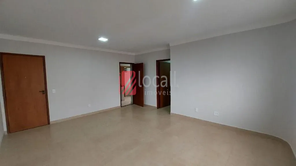 Apartamento com 2 quartos à venda, 70m² — foto 2 de 16