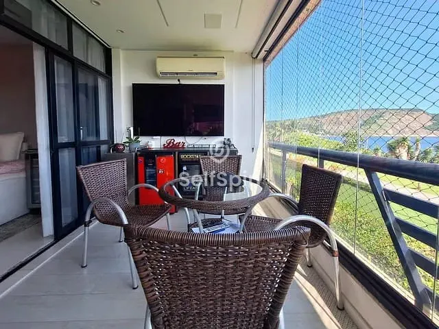 Apartamento 4 quartos e 2 banheiros, para alugar, no bairro Camboinhas em Niterói